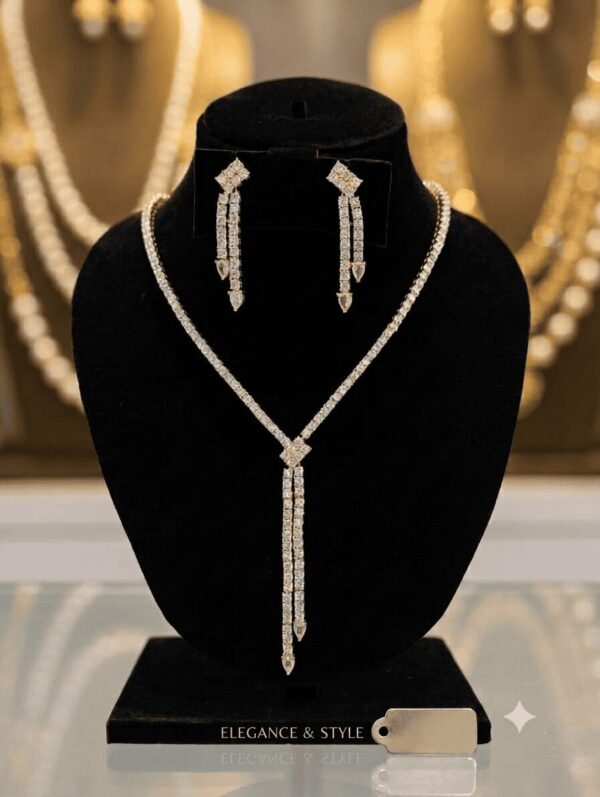 Gemini_Generated_Image_2dryzr2dryzr2dry-1 Mirahva Aurum Ruby Royal Bridal Necklace Set – Gold-Tone Statement Necklace with Matching Drop Earrings