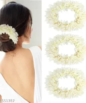 White Floral Hair Scrunchies (Pack of 3)